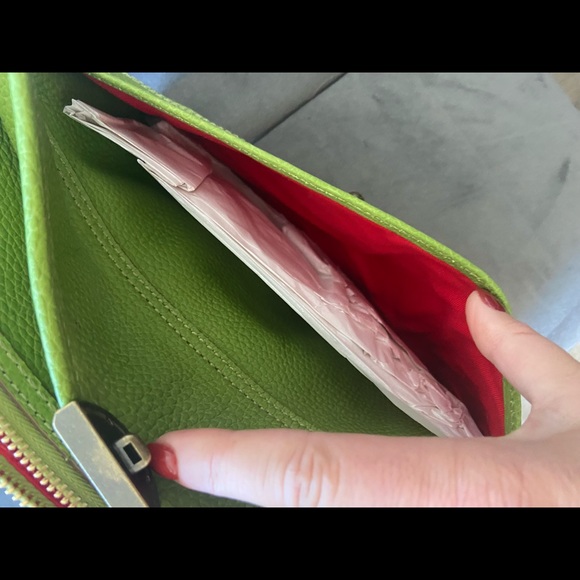 NWT Green Prix De Dressage wristlet - Picture 4 of 5